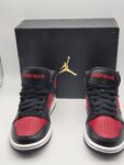 Scarpe Air Jordan 1 Mid "Bred"